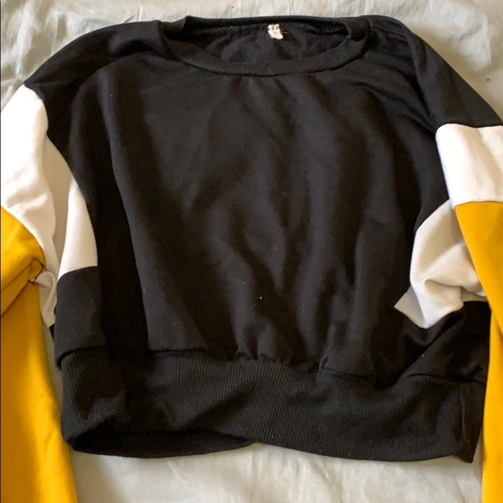 Color Block Crop Top - Picture 2 of 2